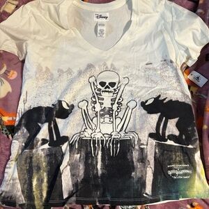 Silly symphony skeleton women’s v neck tee NWT Halloween